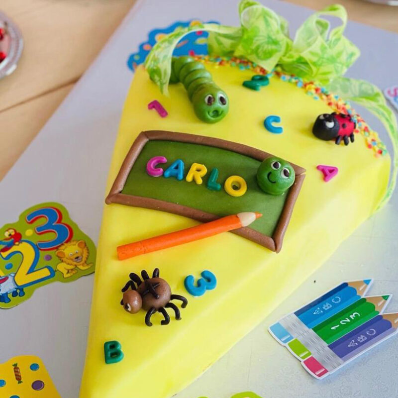 Torte zum Schuleingang